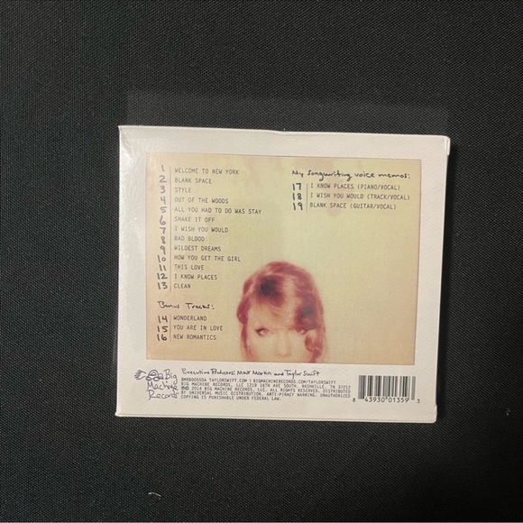 Sealed 1989 DLX Deluxe CD with Polaroids 13 Taylor Swift Deluxe Target Exclusive - Picture 2 of 2